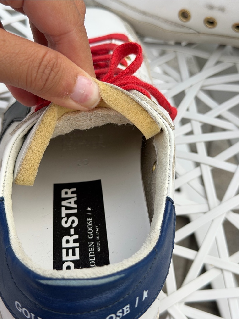 Golden Goose White women’s Sneakers with Red Laces and Navy Heelttga - Picture 5 of 11